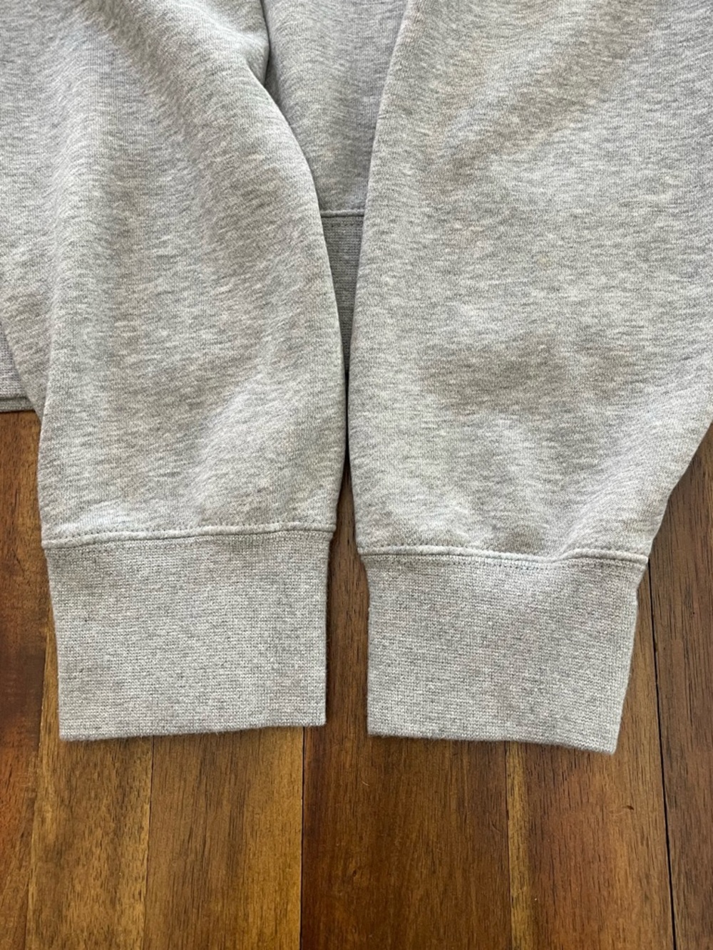 Nike Tiger Woods “Frank” Gray Crewneck Sweatshirt with Red Tiger Motif - Picture 8 of 11